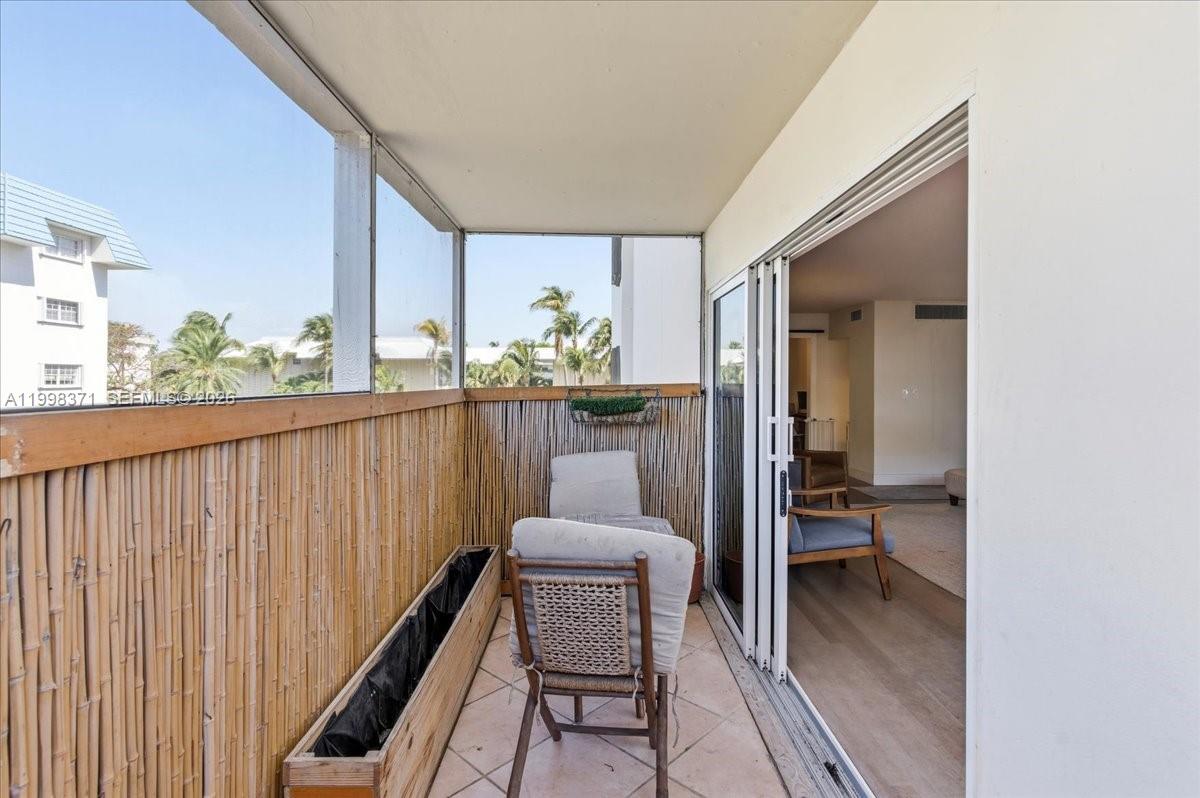 GALEN BREAKERS CONDO - Residential
