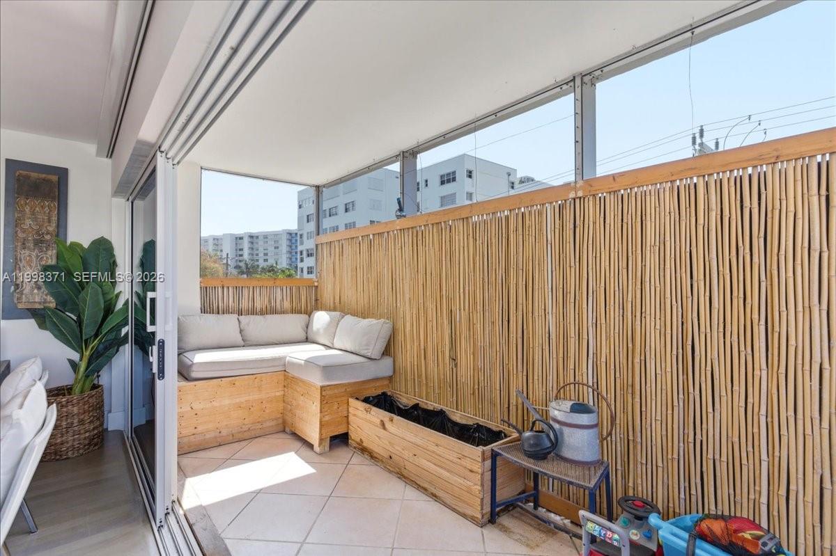 GALEN BREAKERS CONDO - Residential