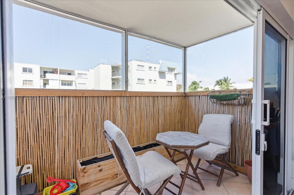 GALEN BREAKERS CONDO - Residential
