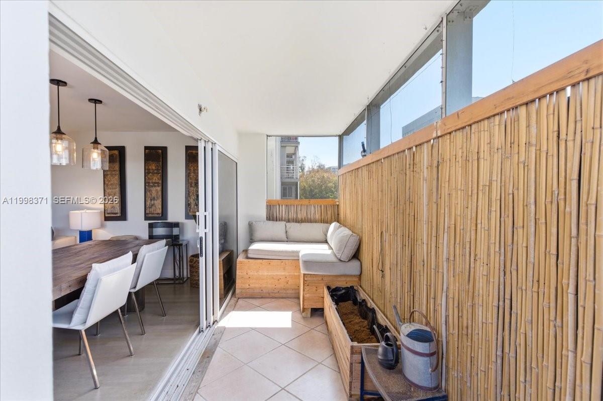 GALEN BREAKERS CONDO - Residential