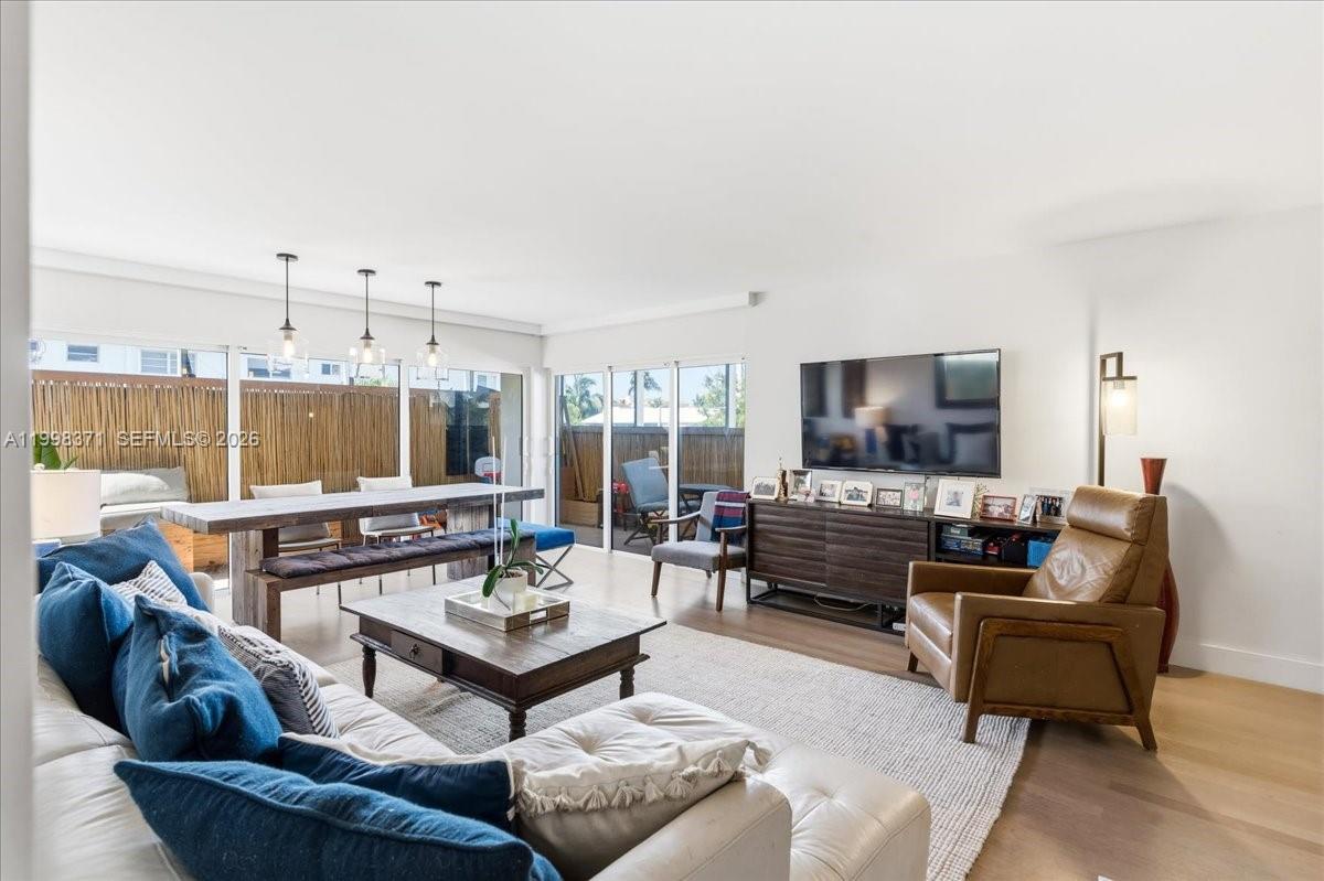 GALEN BREAKERS CONDO - Residential