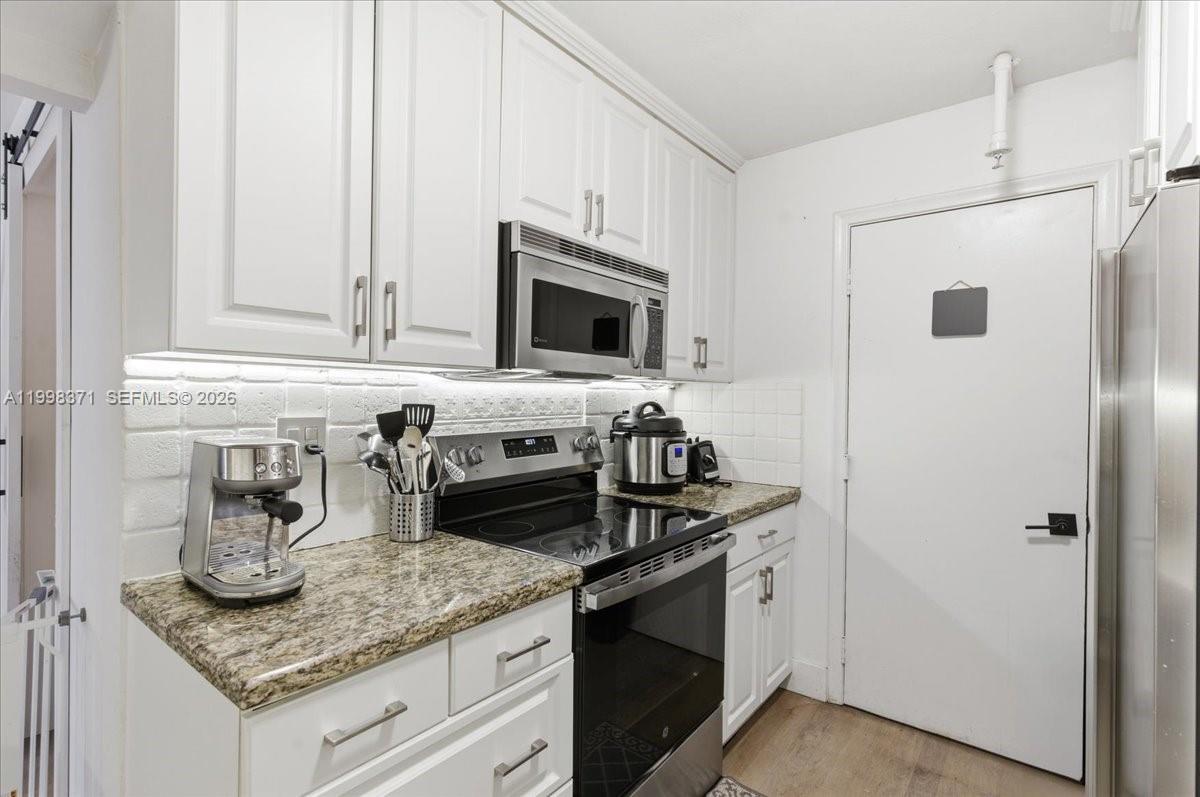 GALEN BREAKERS CONDO - Residential