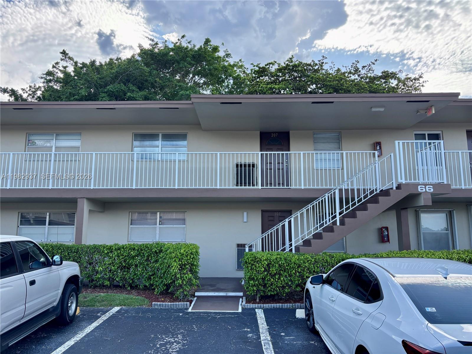 ORIOLE GARDENS TWO 66 CON - Residential