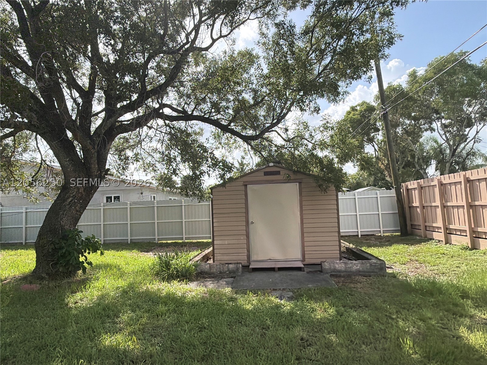 BROADVIEW PARK - Residential