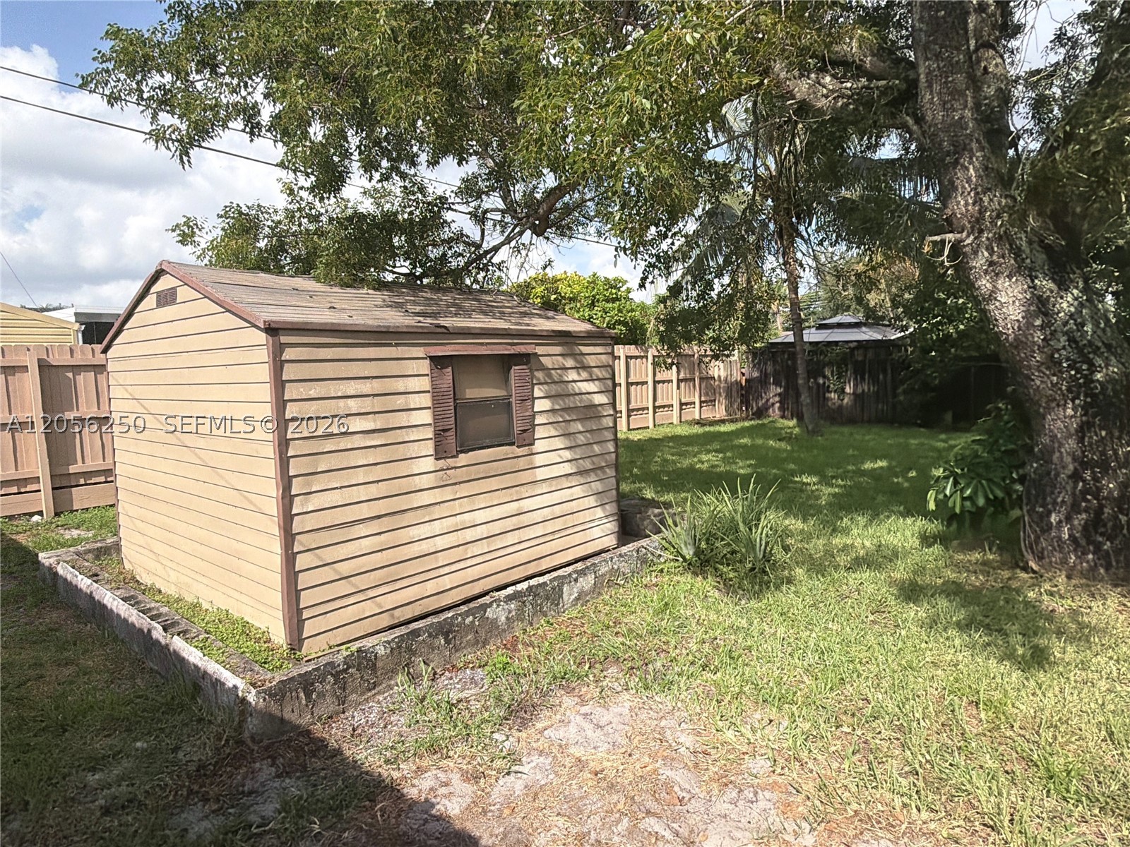 BROADVIEW PARK - Residential