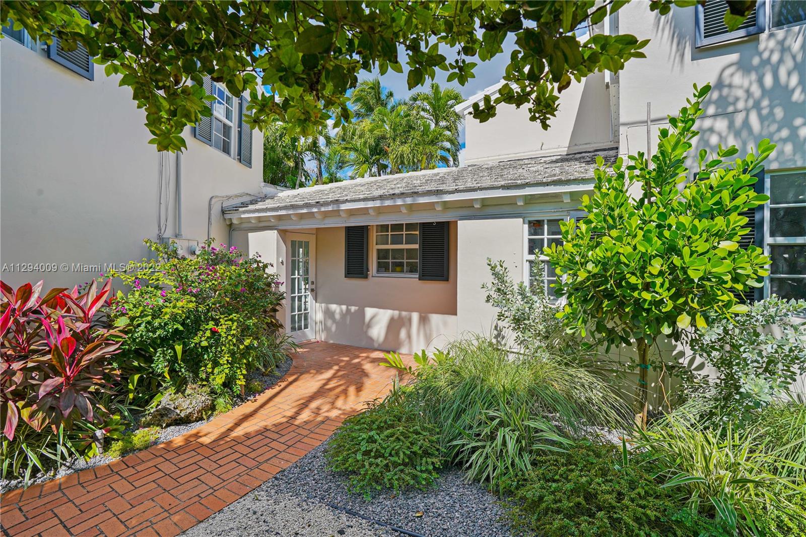 E M PATTISONS - Residential