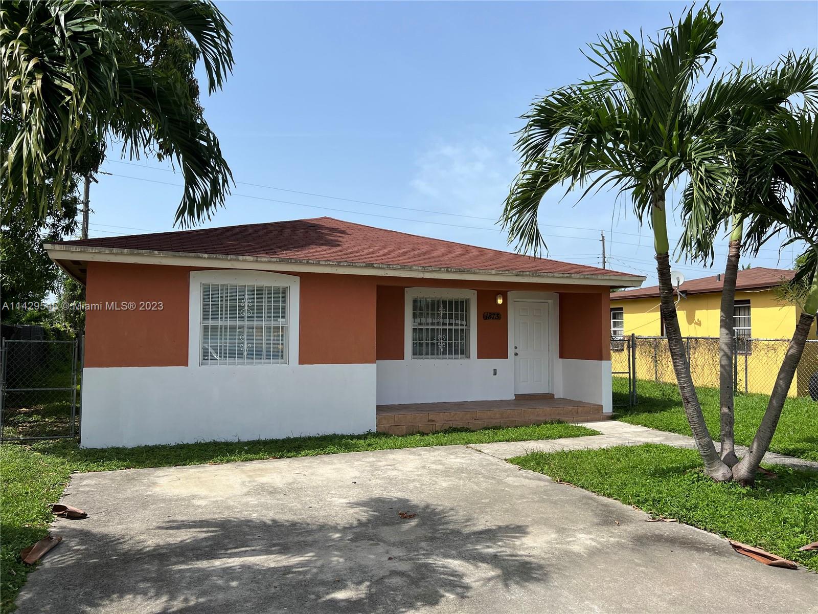 Spacious single family home, with 3 bedroom + 2 bath, parking, washer + dyer hook ups, living room, family room, nice back yard. Centrally located near schools, expressways, shopping centers, & much more. Call listing agent for showing instructions.