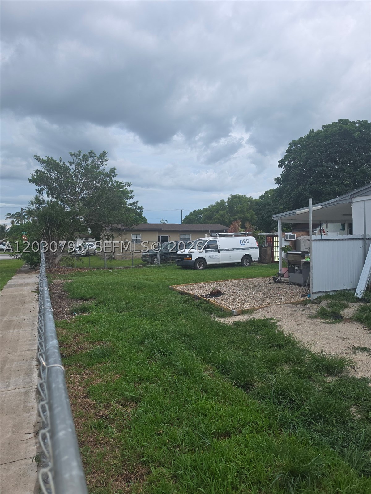 LEE BELL HOMES - Residential Lease