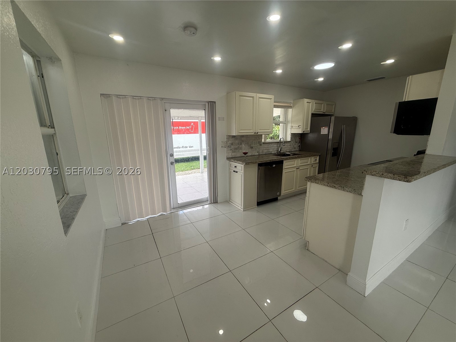 LEE BELL HOMES - Residential Lease