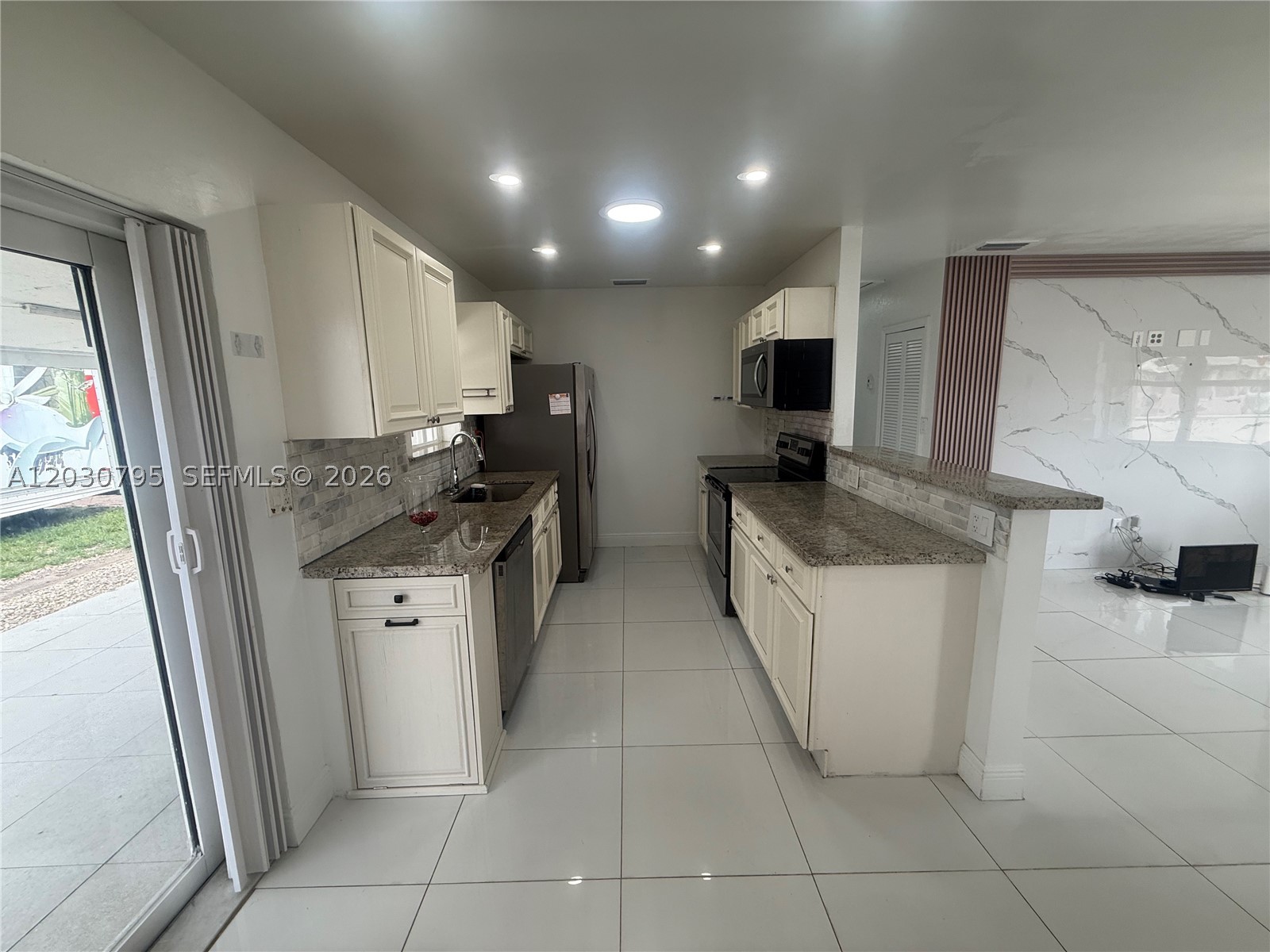 LEE BELL HOMES - Residential Lease
