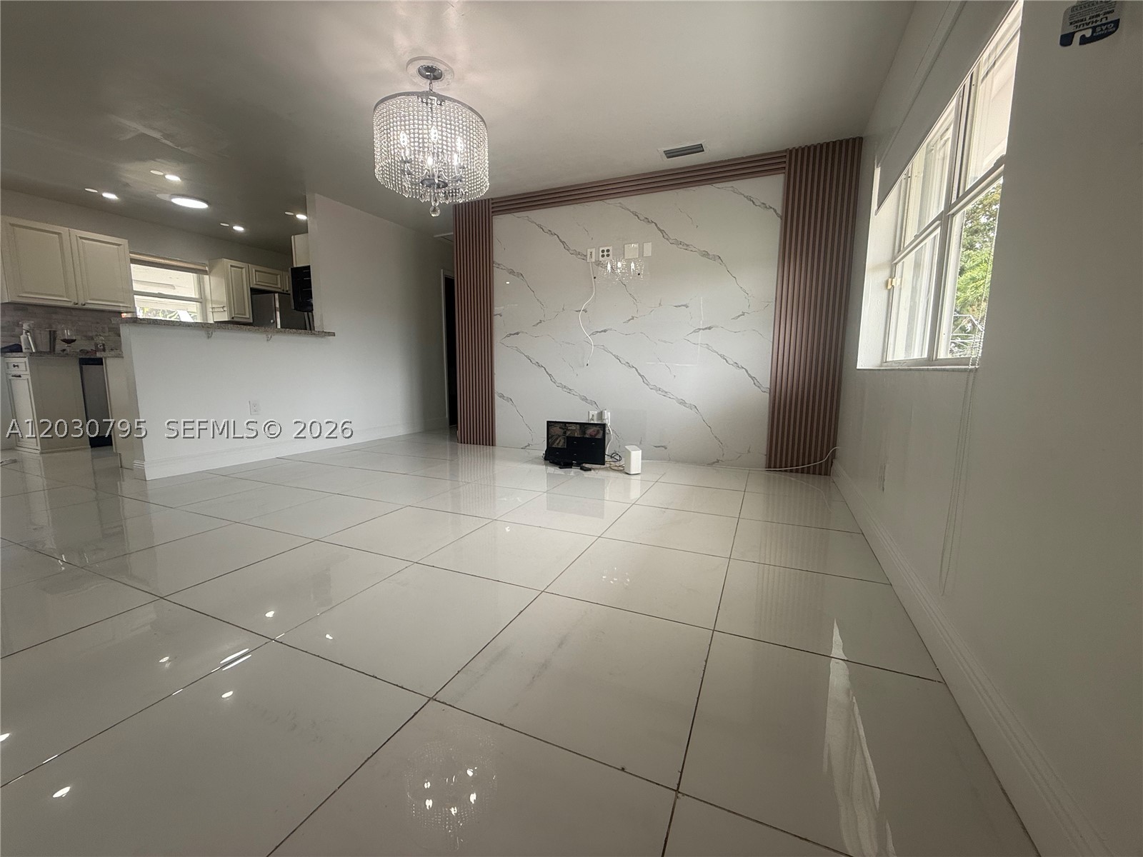 LEE BELL HOMES - Residential Lease