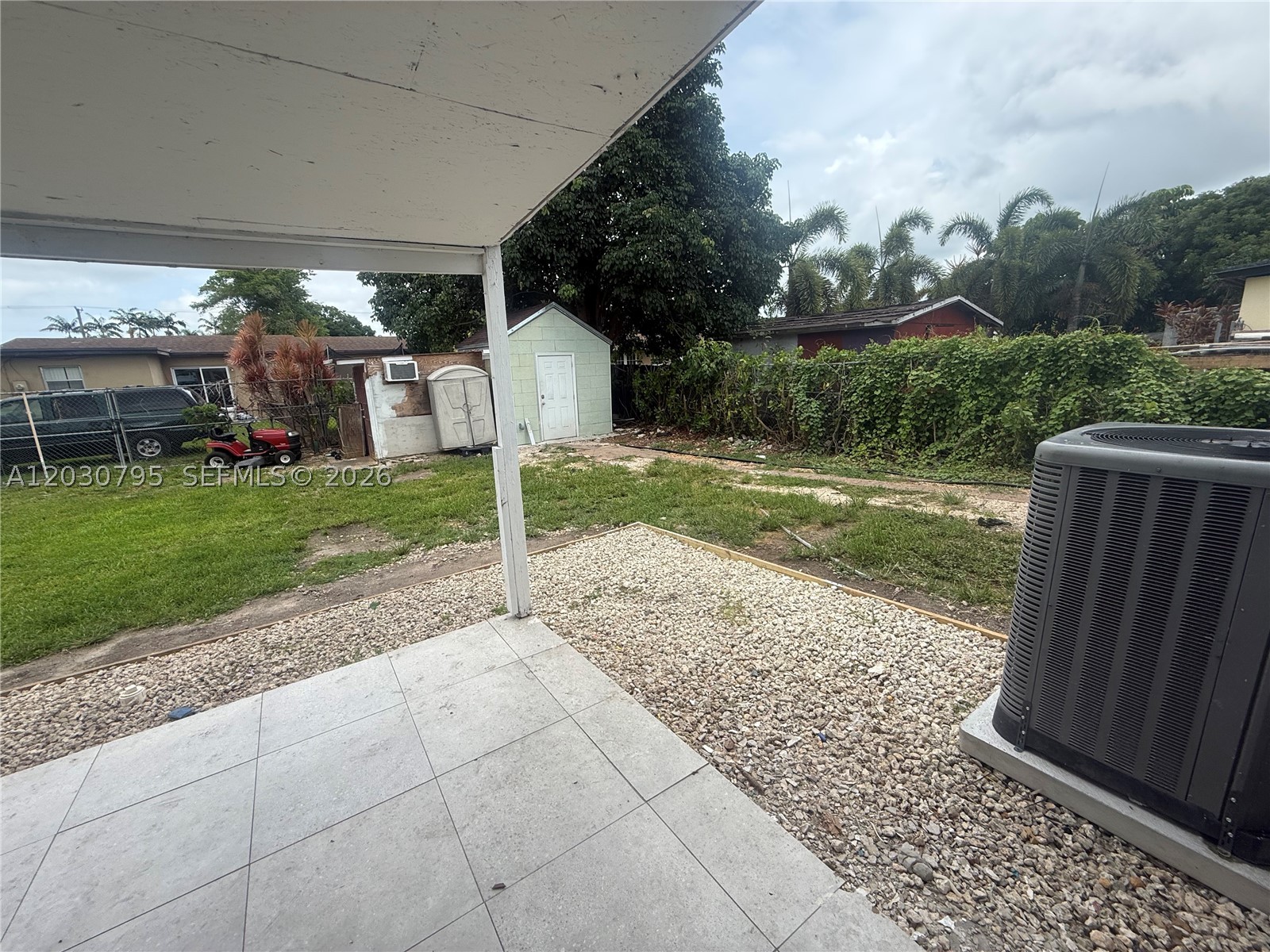 LEE BELL HOMES - Residential Lease