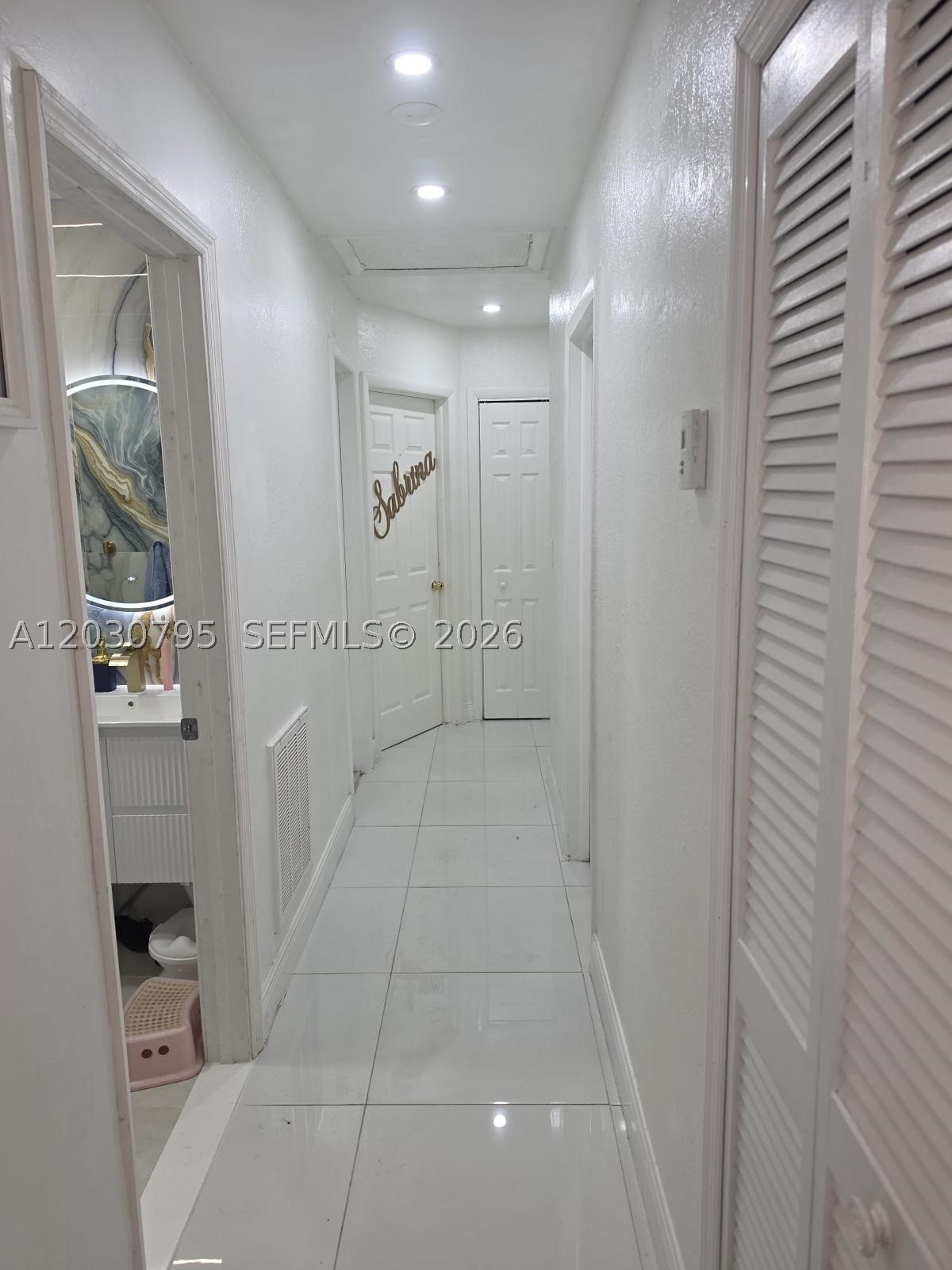 LEE BELL HOMES - Residential Lease