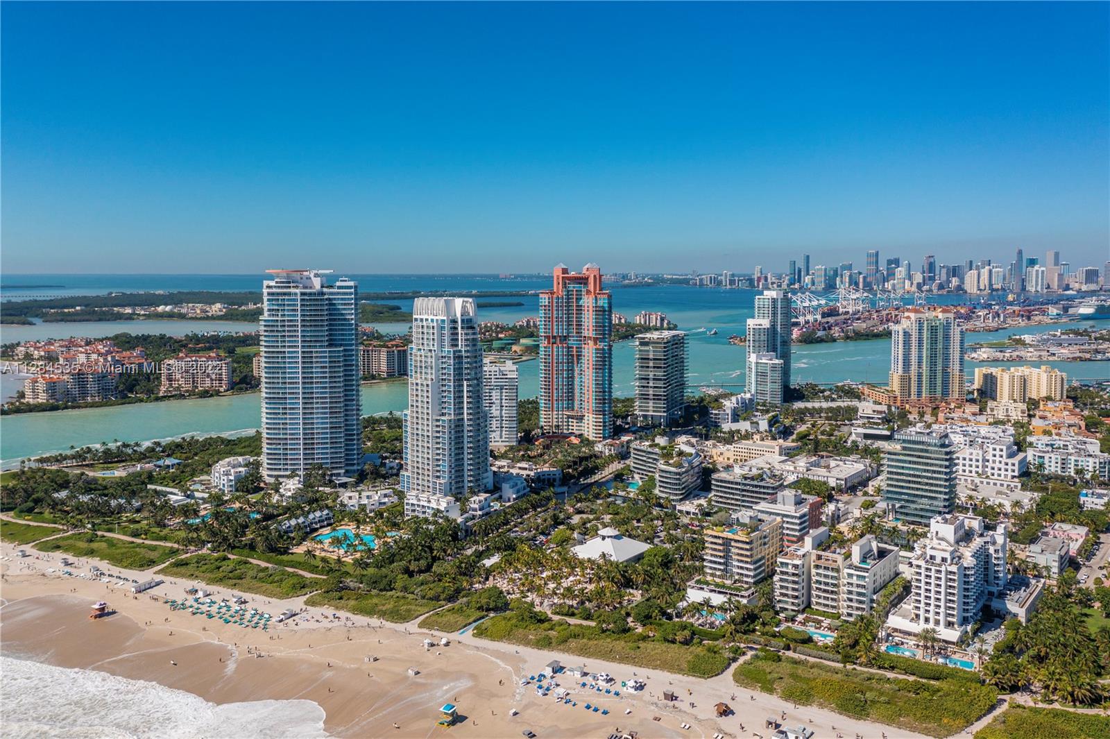CONTINUUM ON SOUTH BEACH - Residential