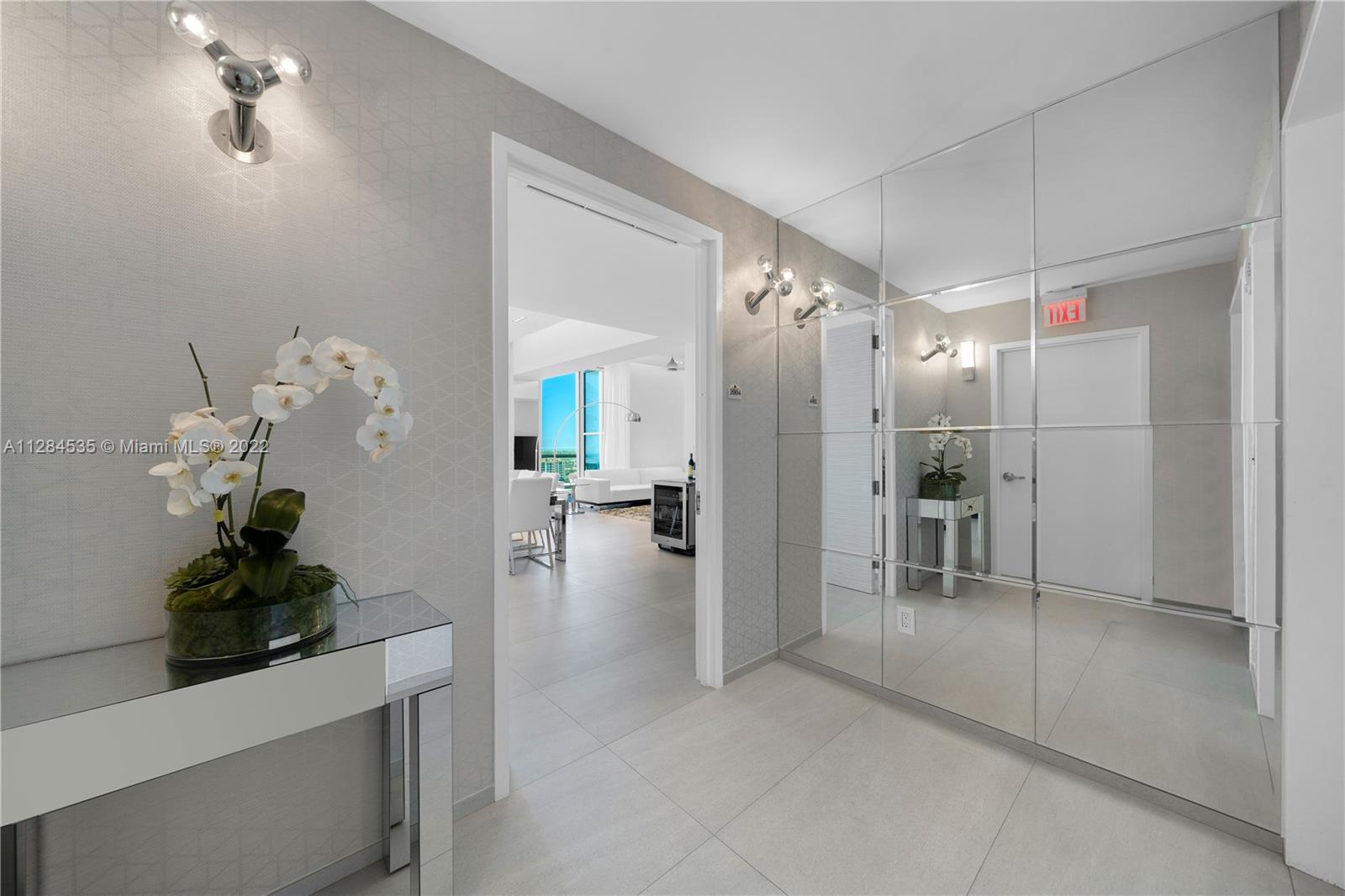 CONTINUUM ON SOUTH BEACH - Residential