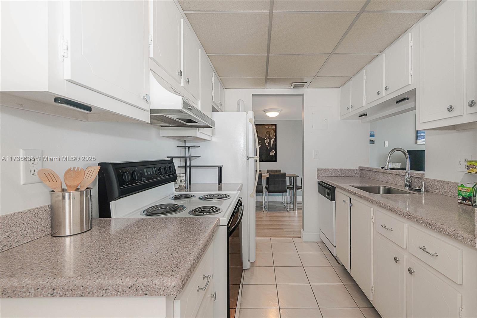 ISLAND CLUB TWO CONDO - Residential Lease