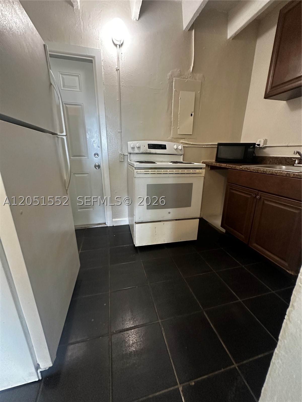 SUNNY HAVEN - Residential Lease