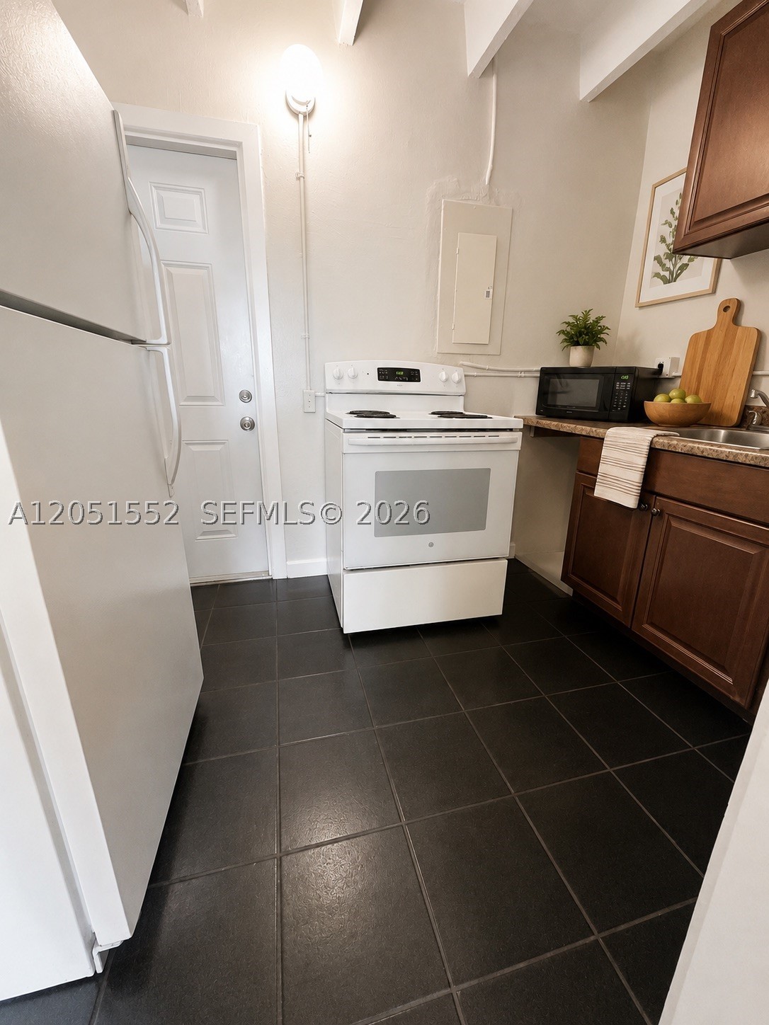 SUNNY HAVEN - Residential Lease