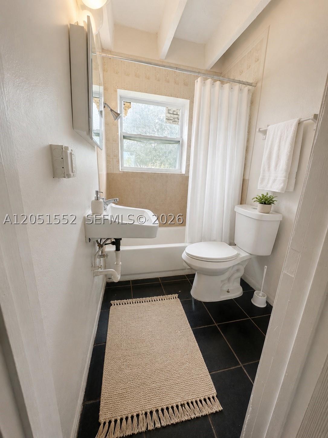 SUNNY HAVEN - Residential Lease