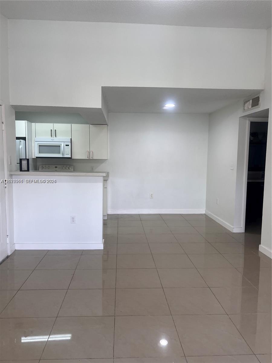 BISCAYNE BEACH CLUB CONDO - Residential Lease