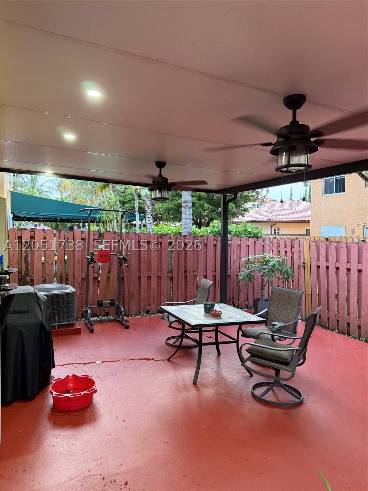 FLORIDIAN ISLES - Residential