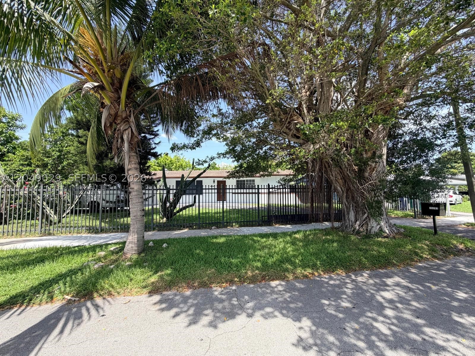 BELL GARDENS - Residential Lease