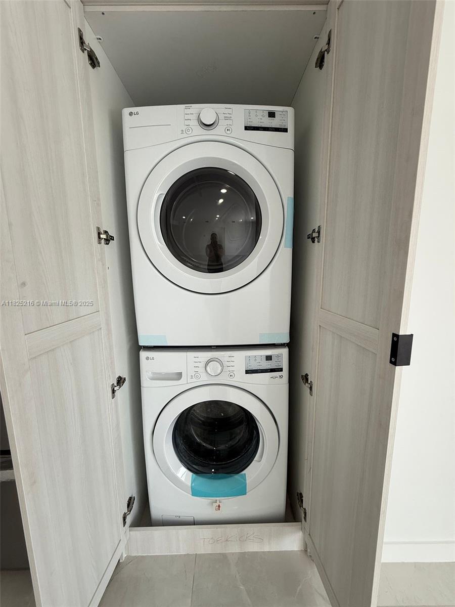 GRANDVILLE PLACE - Residential Lease