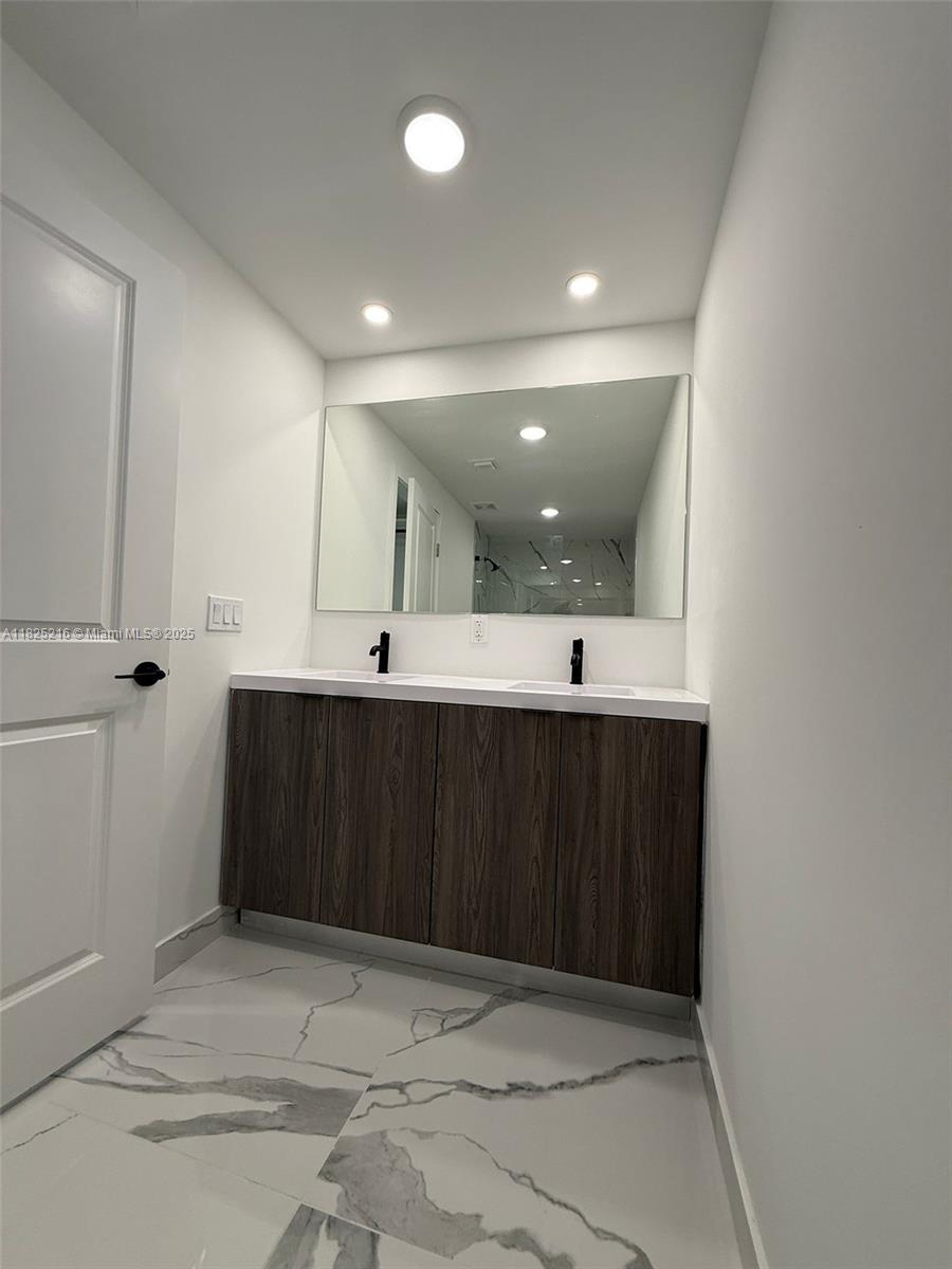 GRANDVILLE PLACE - Residential Lease