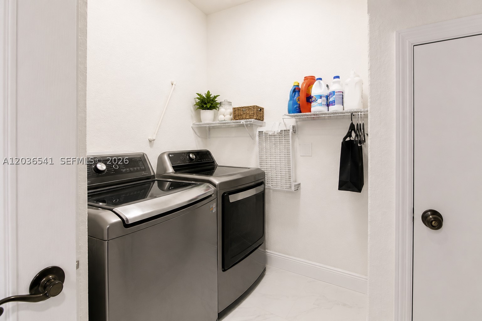OAKLAND SUBDIVISION - Residential Lease