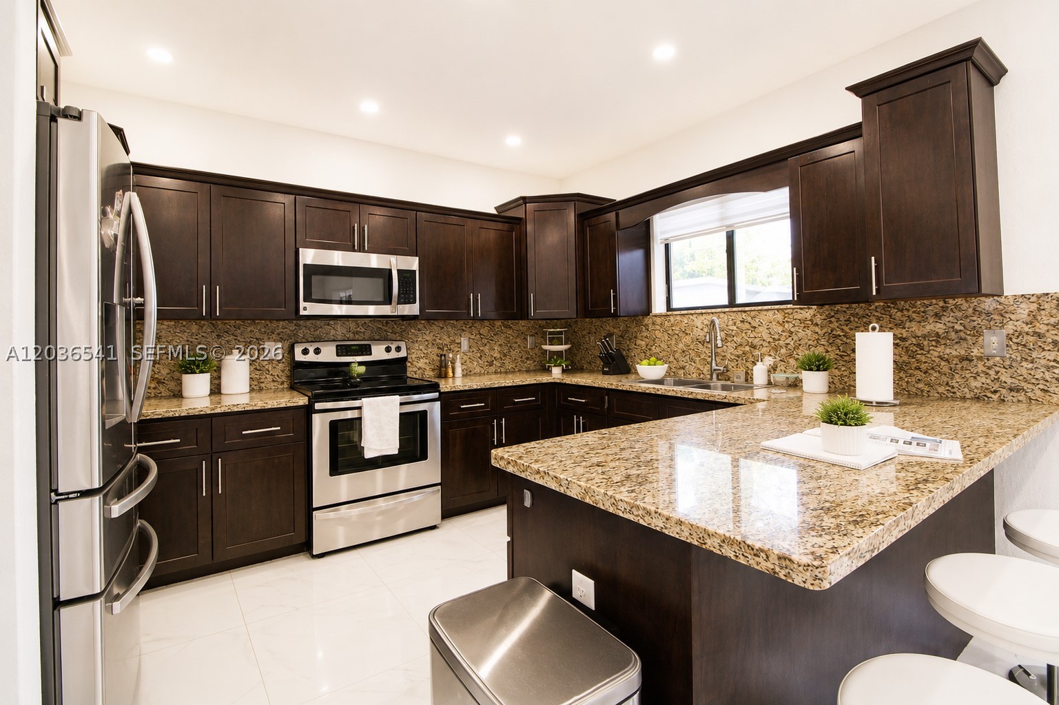 OAKLAND SUBDIVISION - Residential Lease