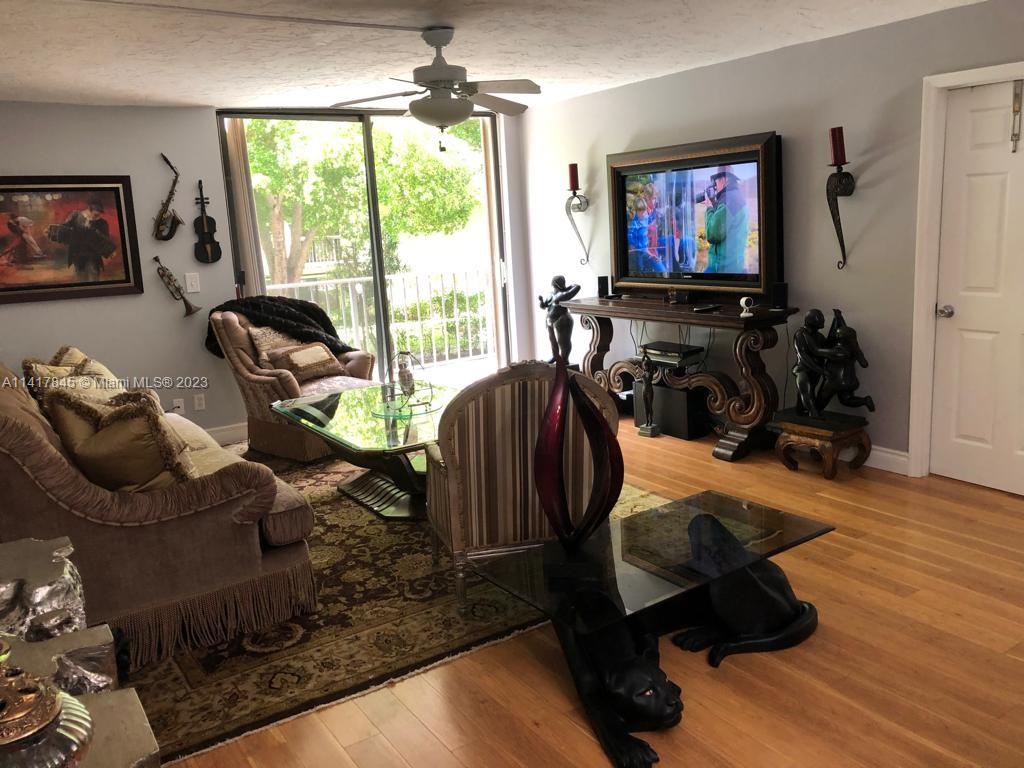 LAGO WEST CONDOMINIUM - Residential