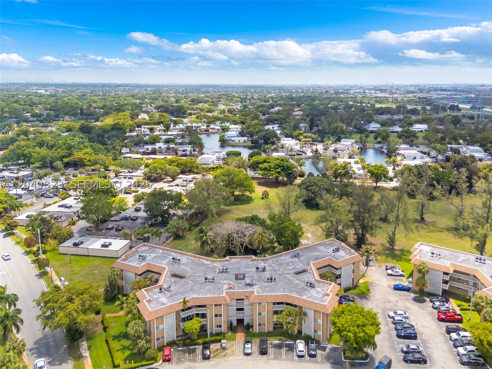 VILLAS OF MIAMI LAKES CON - Residential