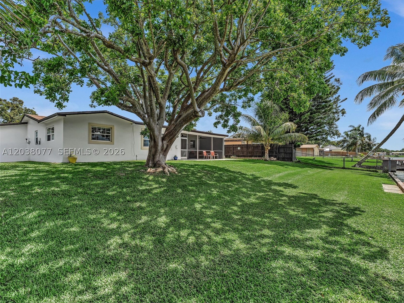PASADENA LAKES WEST - Residential
