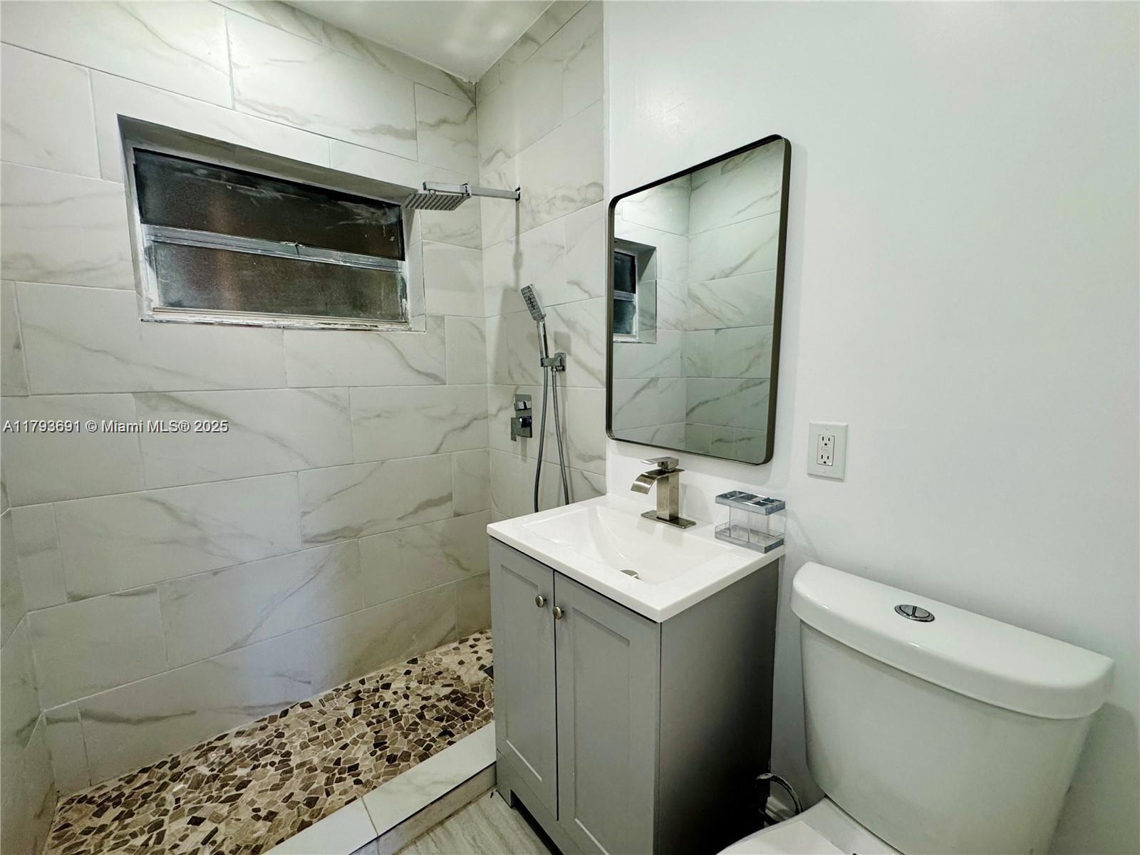 ARCH CREEKS ESTATES - Residential Lease