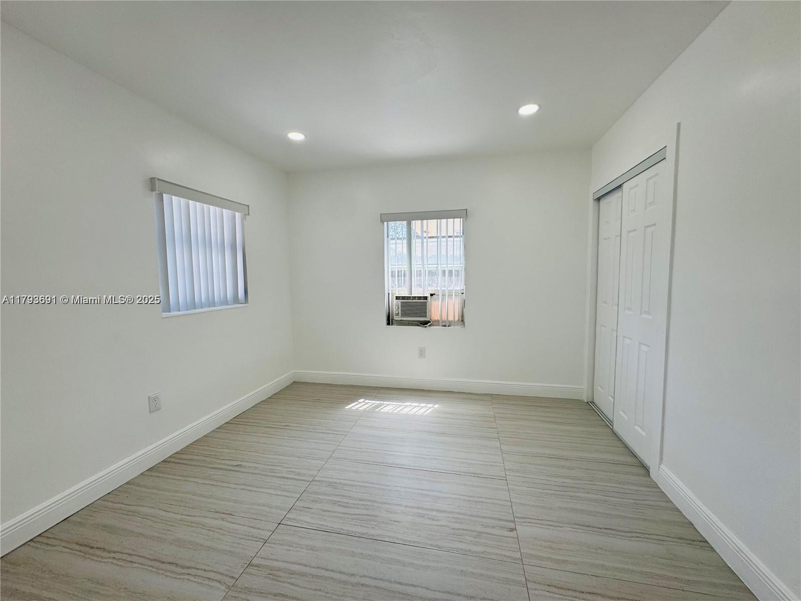 ARCH CREEKS ESTATES - Residential Lease