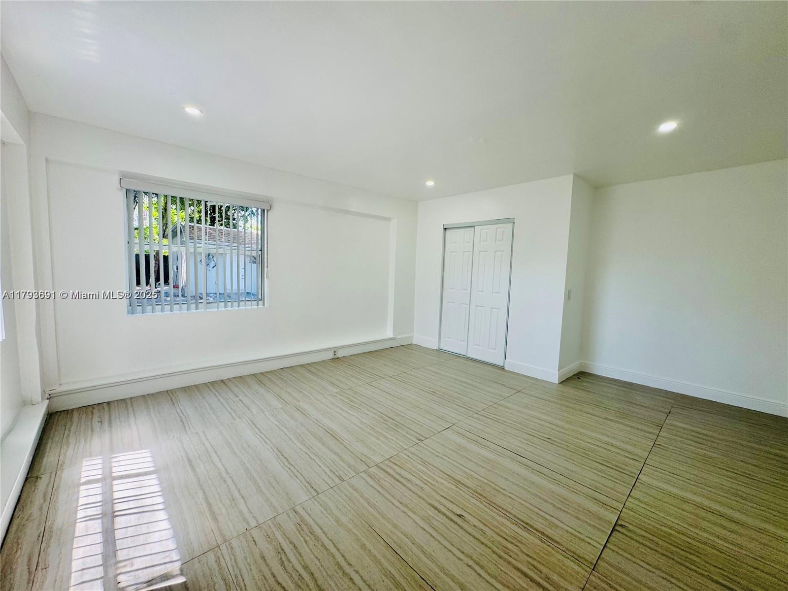 ARCH CREEKS ESTATES - Residential Lease