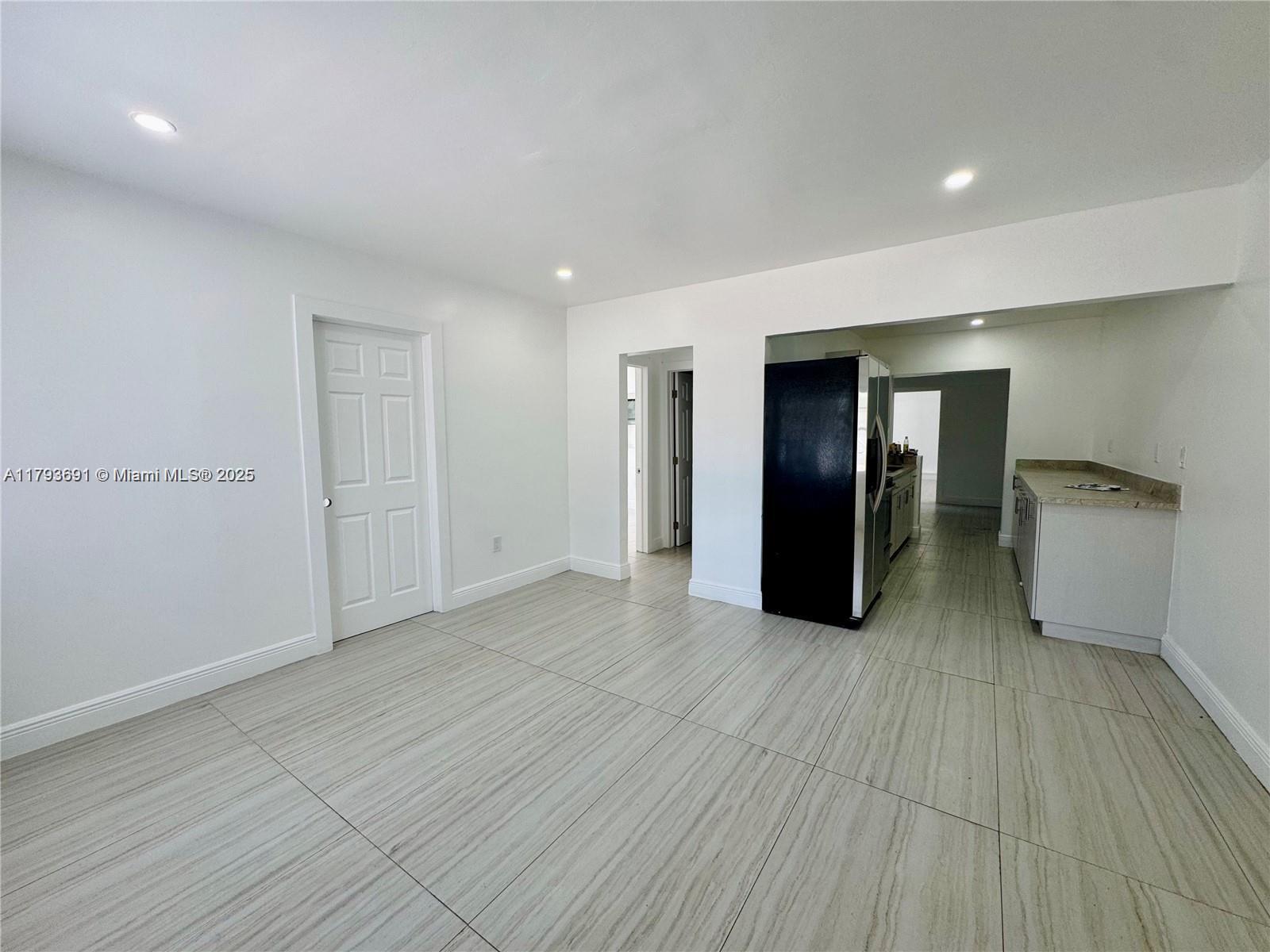 ARCH CREEKS ESTATES - Residential Lease