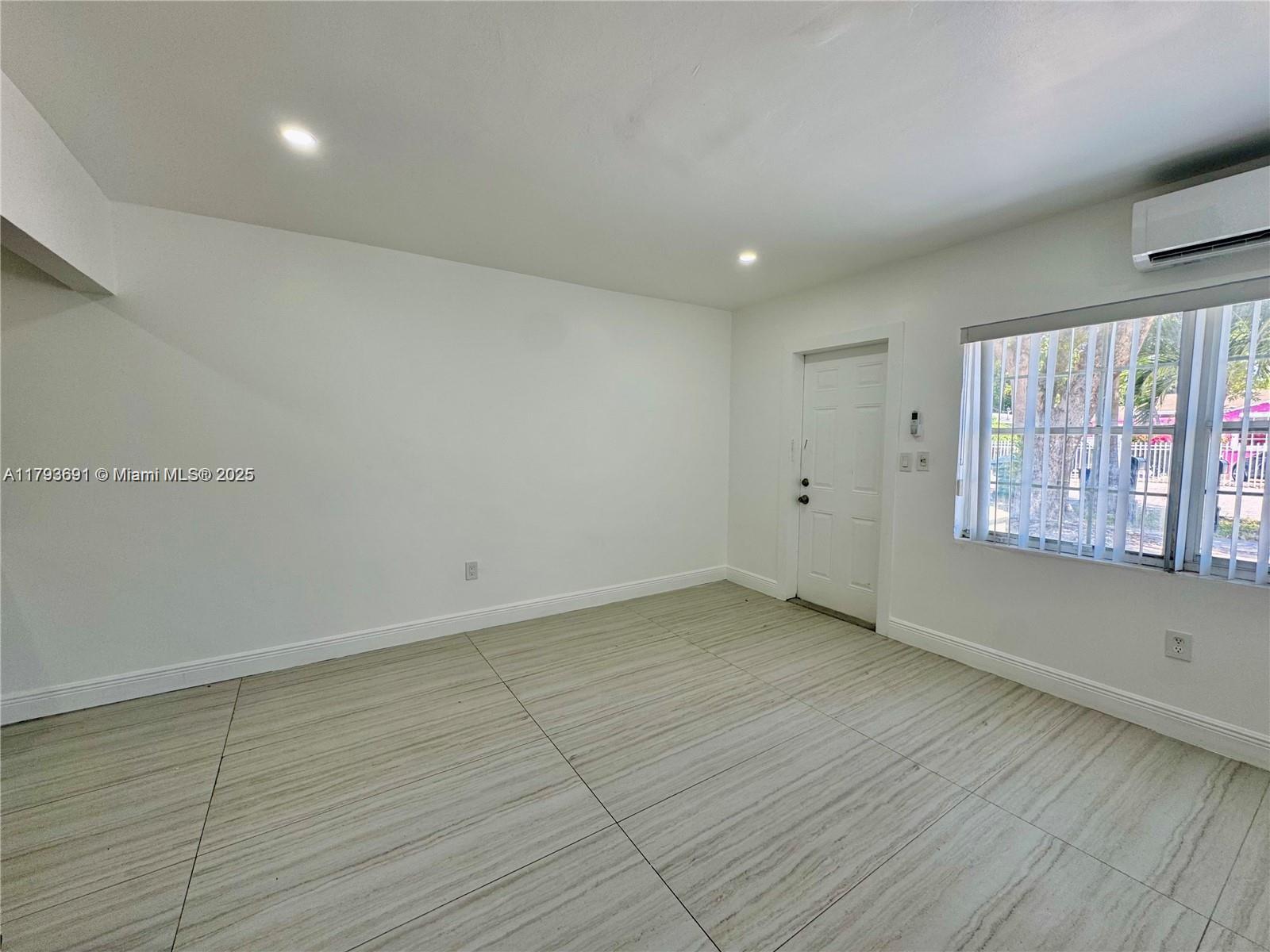 ARCH CREEKS ESTATES - Residential Lease