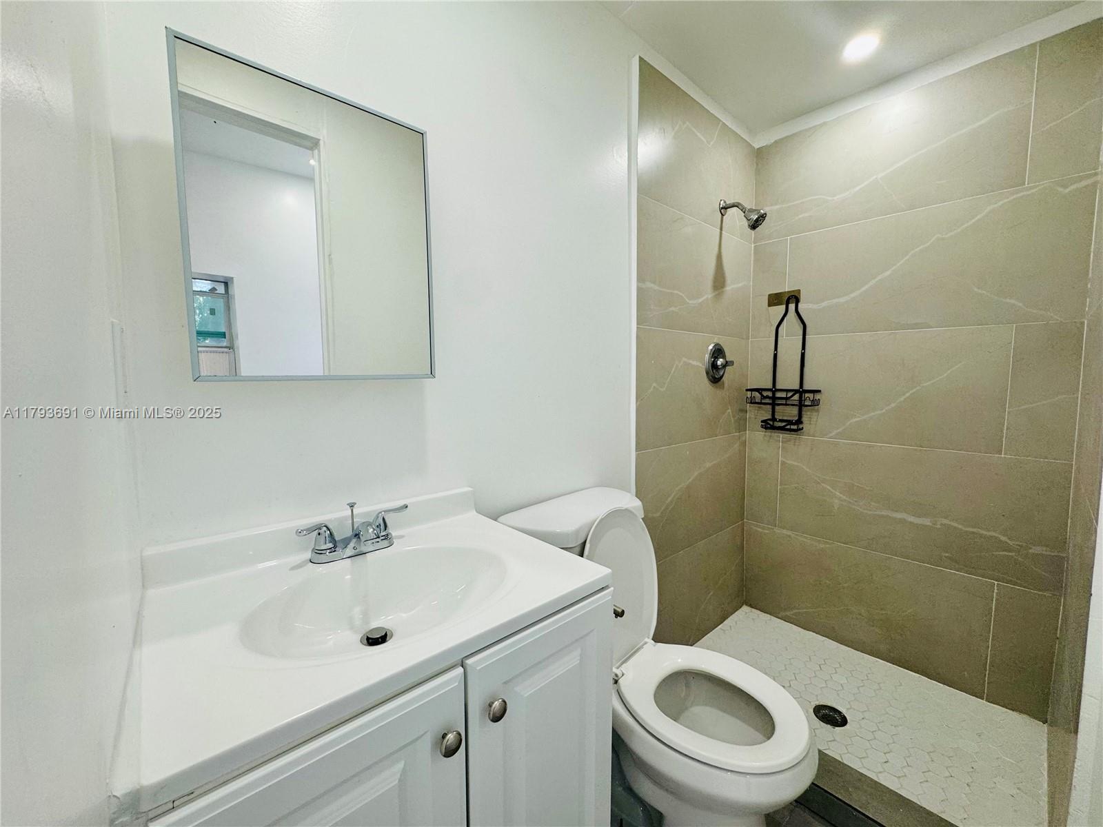 ARCH CREEKS ESTATES - Residential Lease
