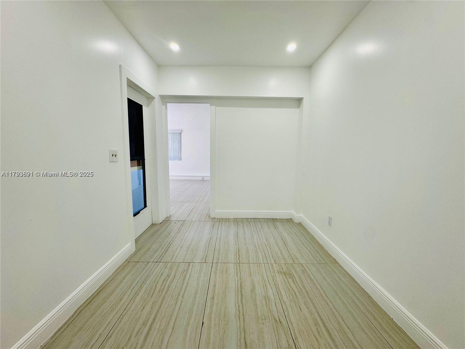 ARCH CREEKS ESTATES - Residential Lease