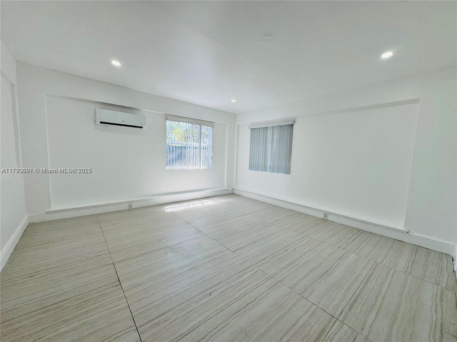 ARCH CREEKS ESTATES - Residential Lease