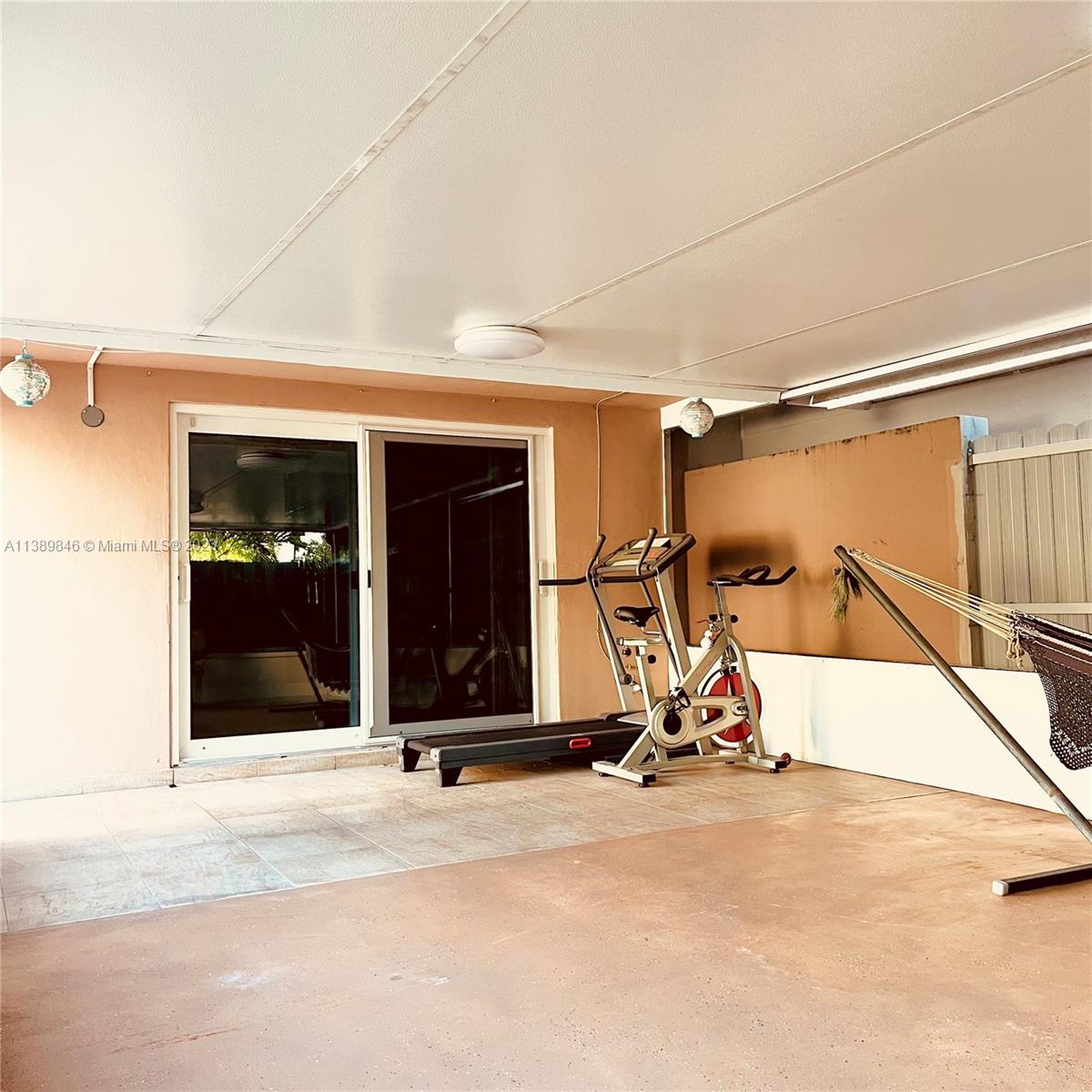 UNIVERSITY VILLAS 2ND ADDN - Residential