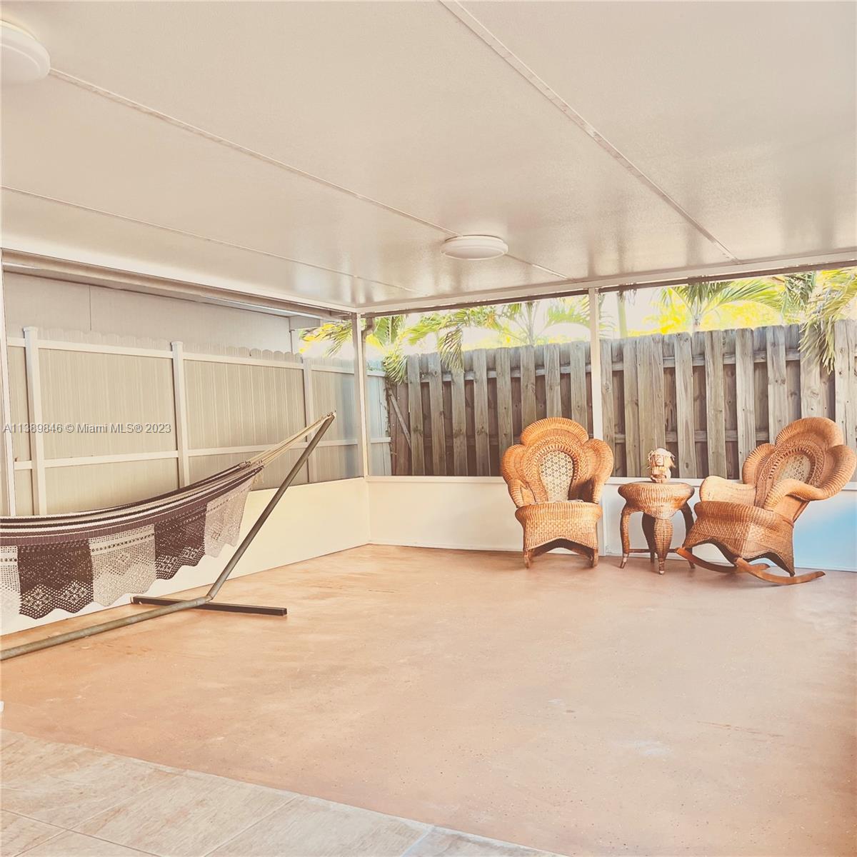 UNIVERSITY VILLAS 2ND ADDN - Residential
