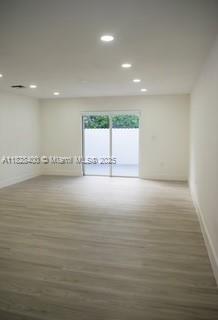 HOLLYWOOD LAWNS - Residential