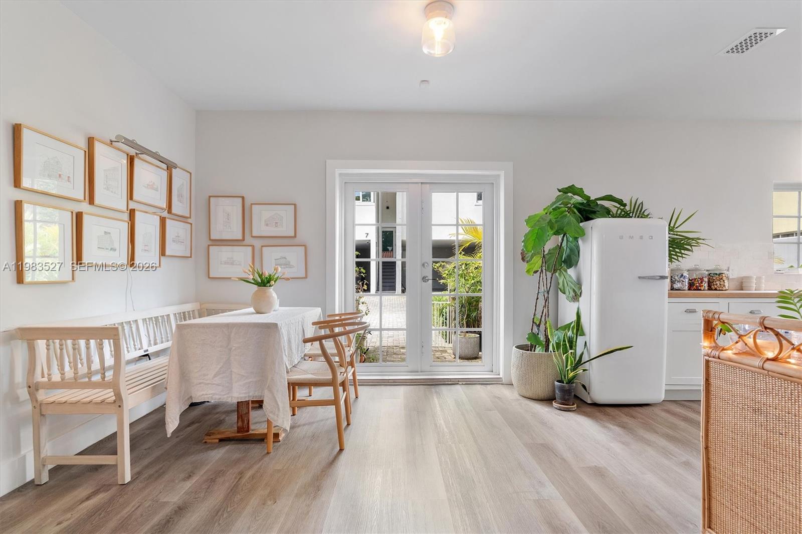 LENOX VILLAS CONDO - Residential Lease