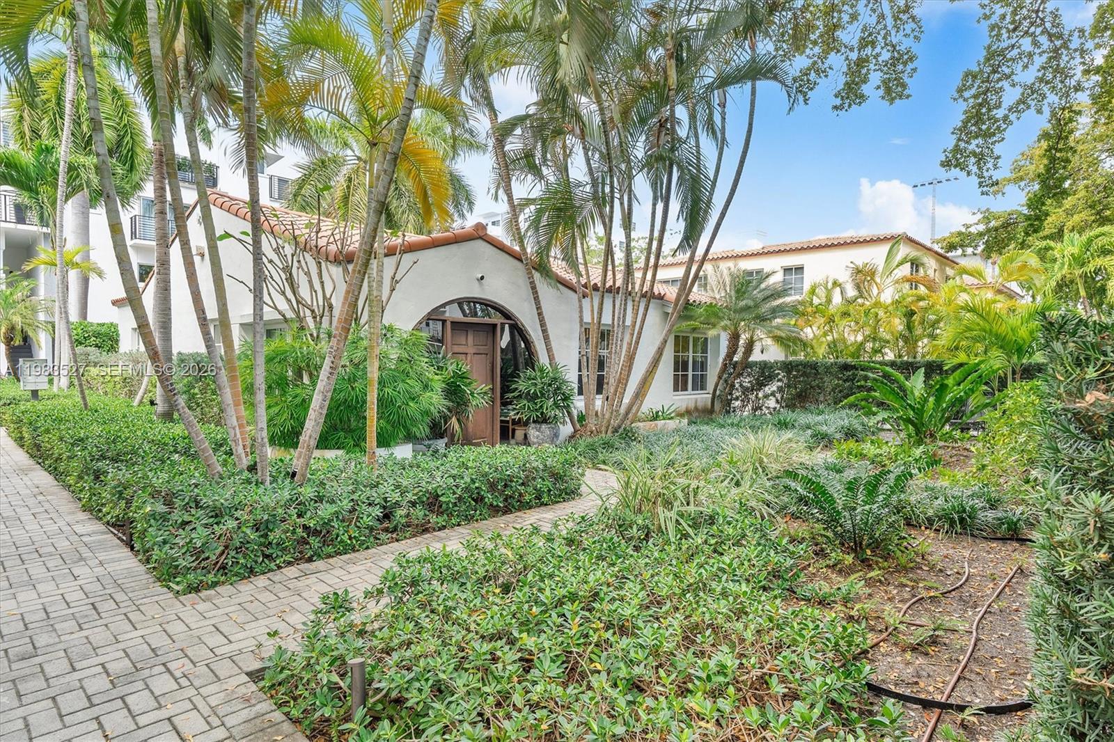 LENOX VILLAS CONDO - Residential Lease