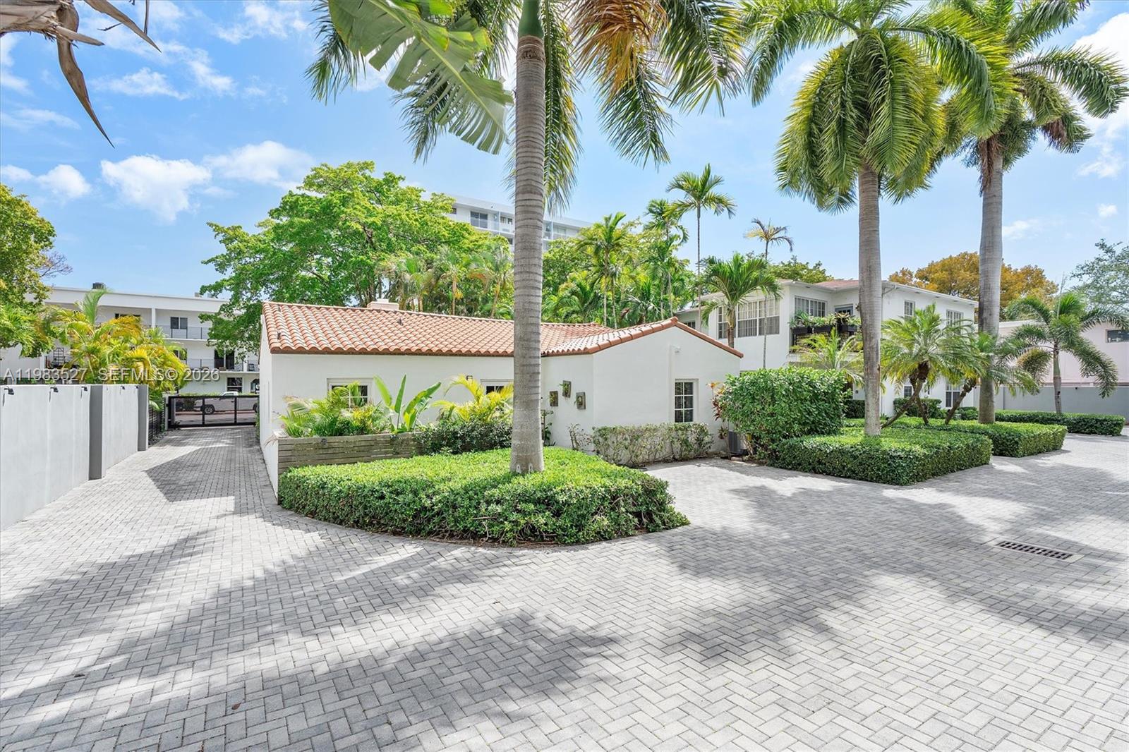 LENOX VILLAS CONDO - Residential Lease