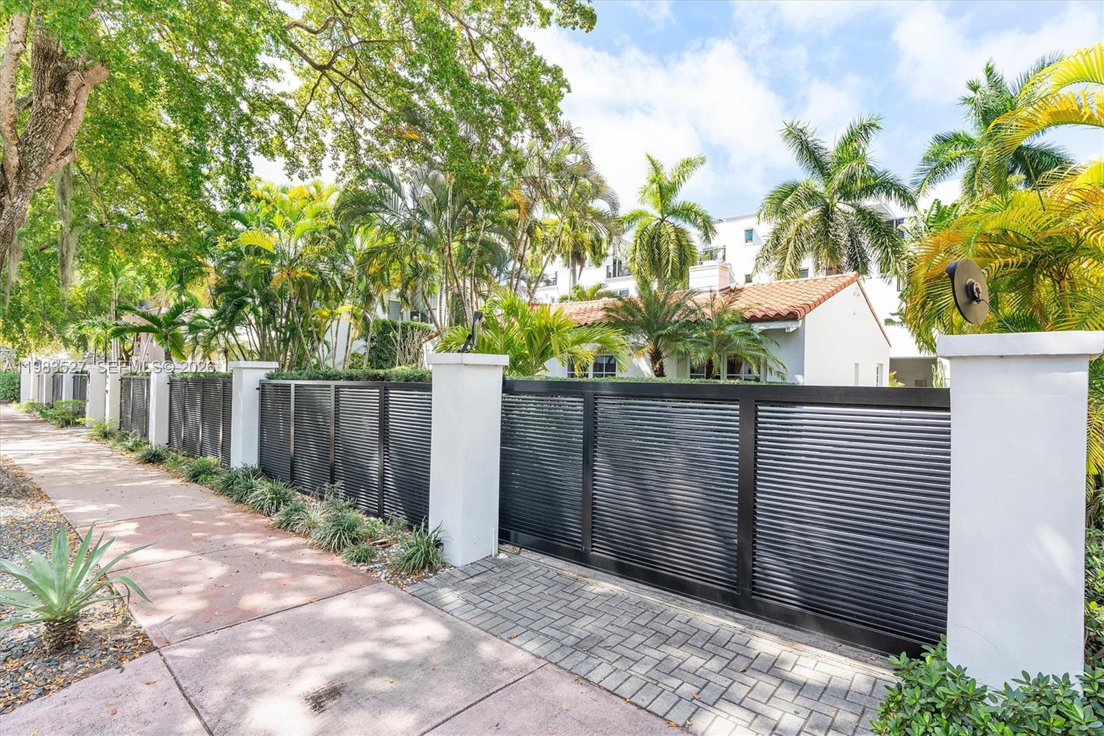 LENOX VILLAS CONDO - Residential Lease