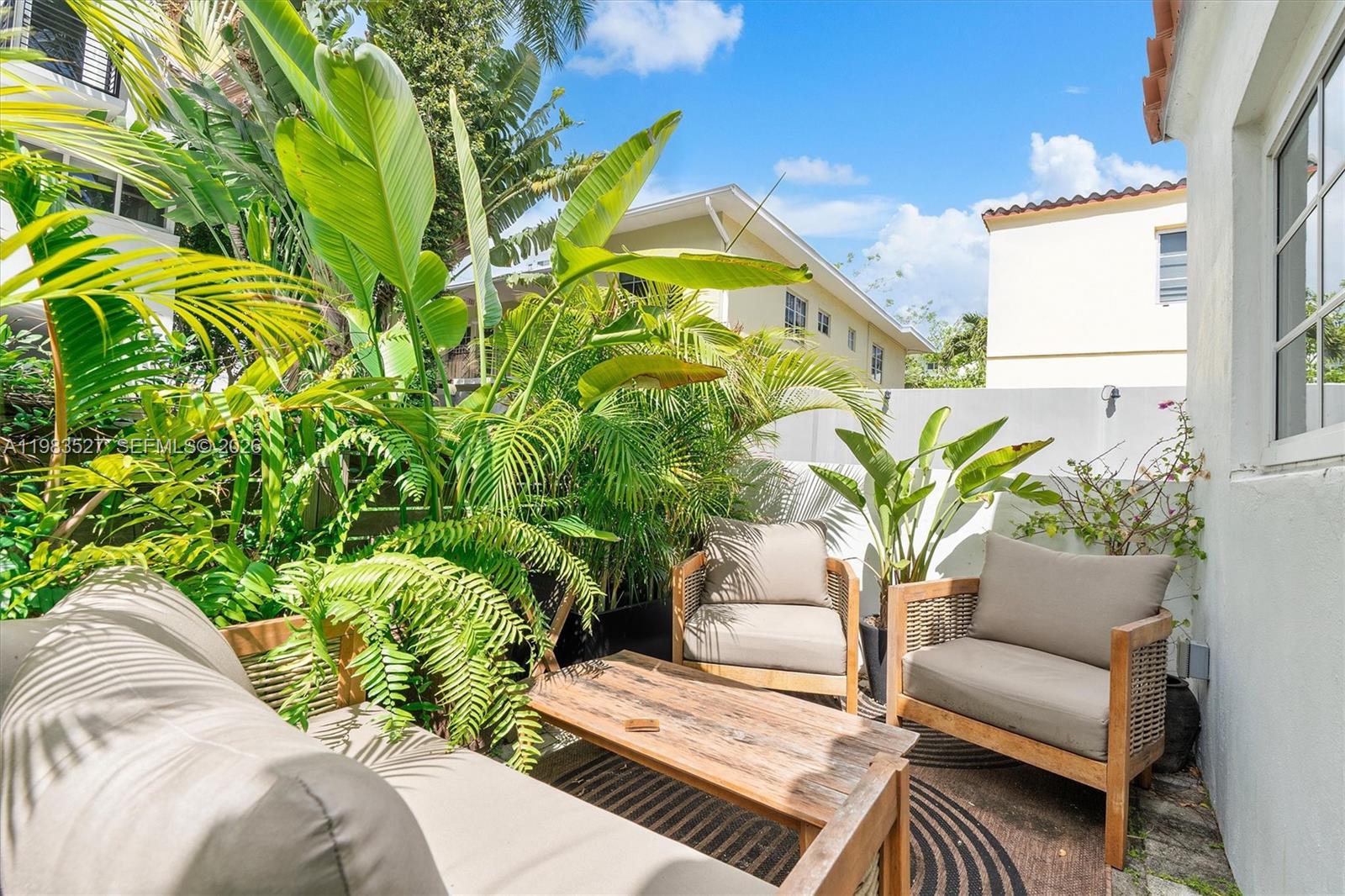 LENOX VILLAS CONDO - Residential Lease