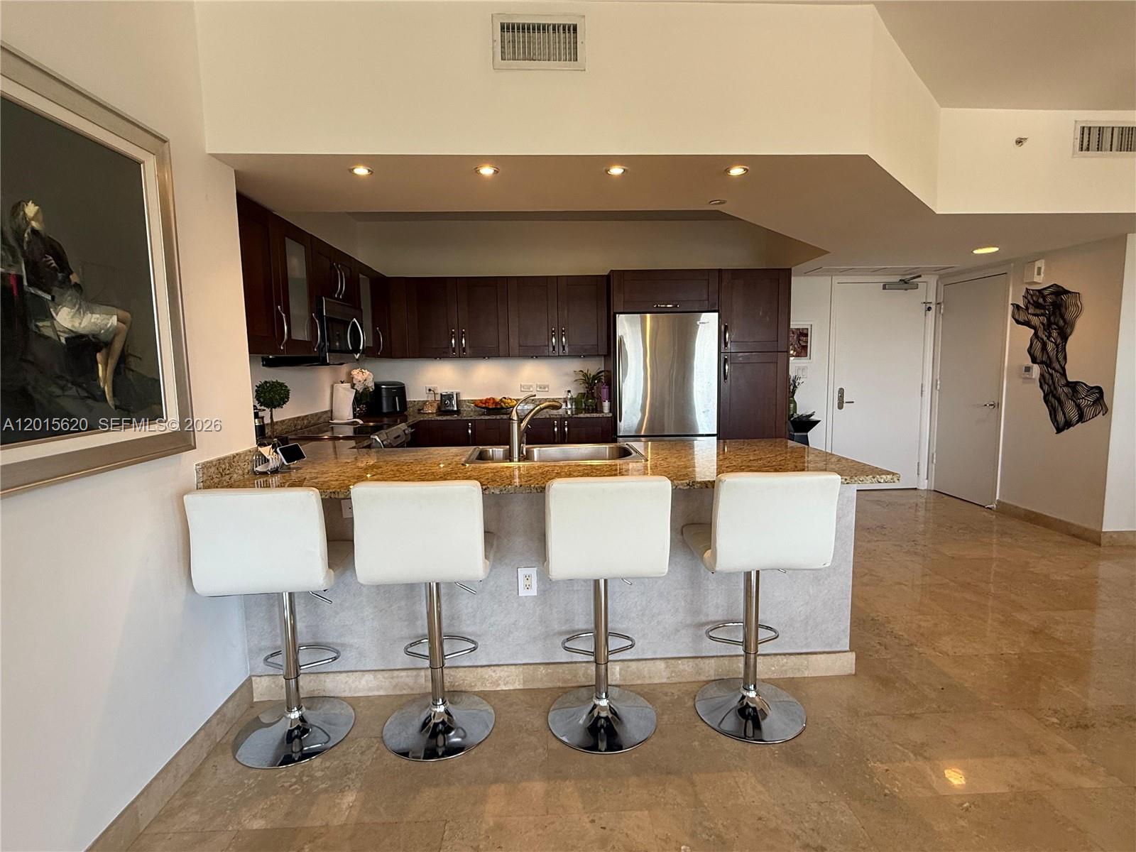 TURNBERRY VILLAGE SO TOWE - Residential